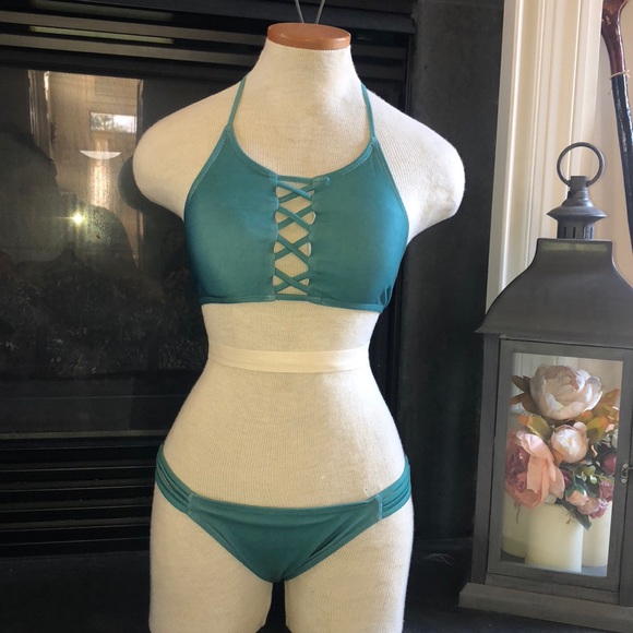 Emerald Bikini!! - Picture 2 of 5